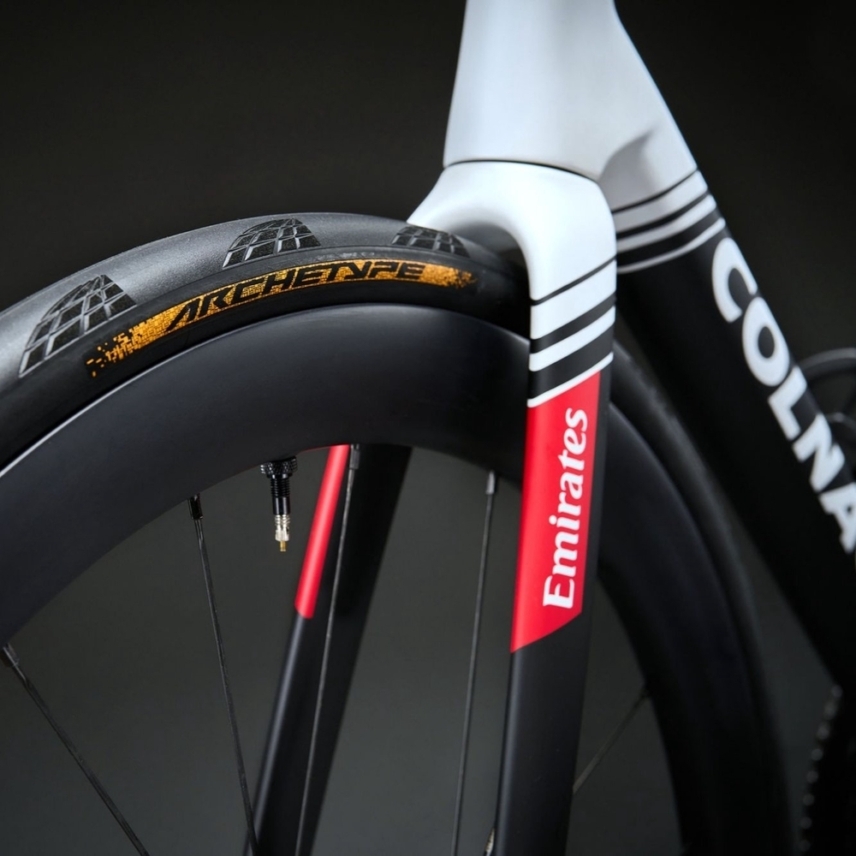 continental-archetype-closeup-velohunt