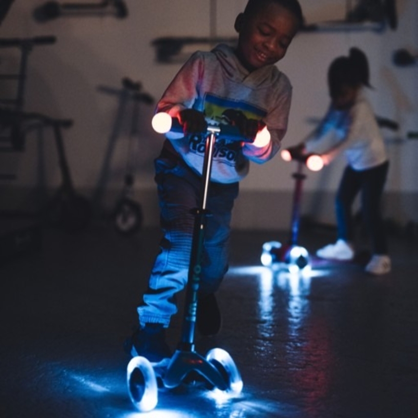 medium-Mini-Micro-Deluxe-Magic-2