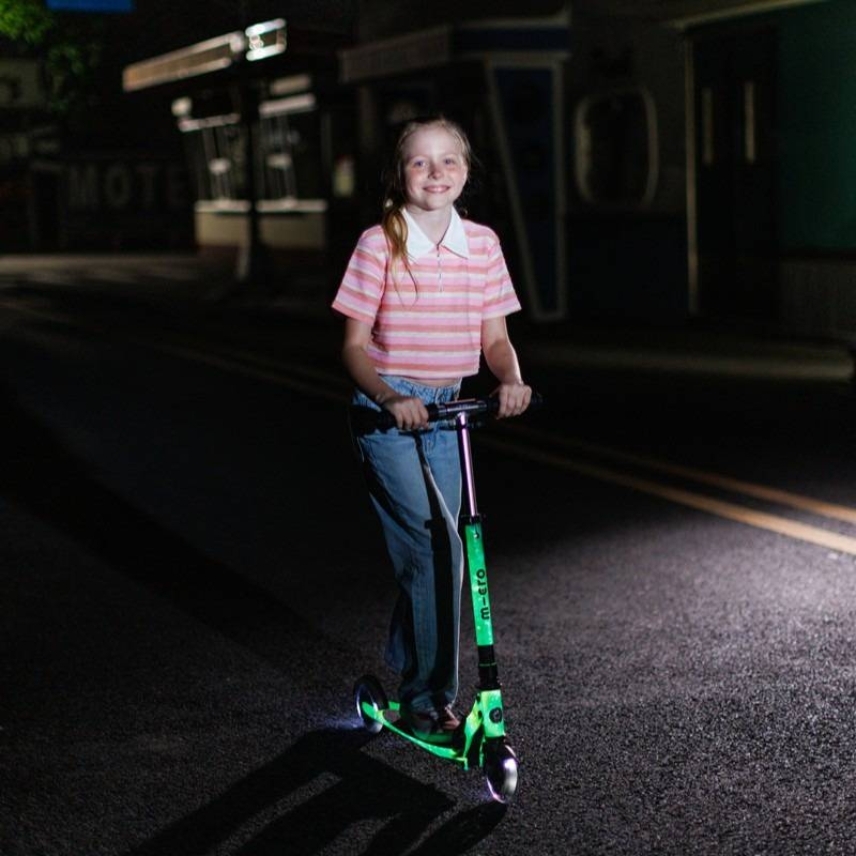 large-Micro-Sprite-Glow-LED-Art-Collection-Intercosmic-1-2