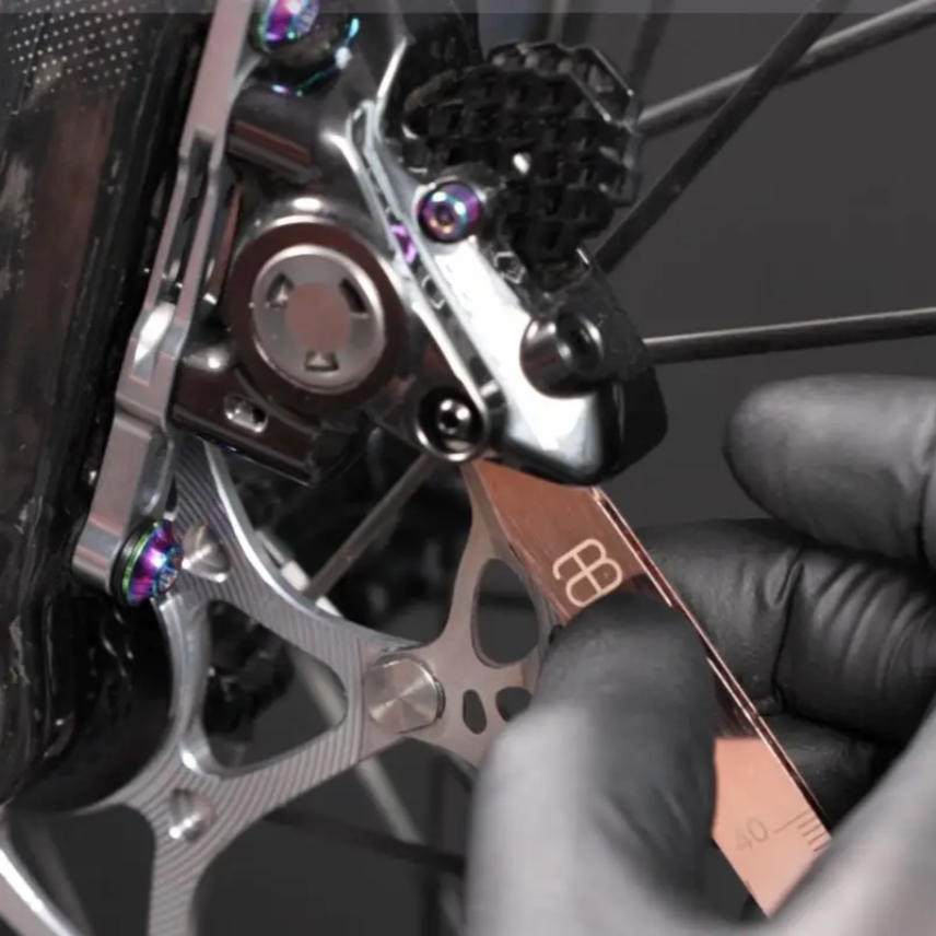 absoluteblack-caliper-alignment-tool-41-velohunt